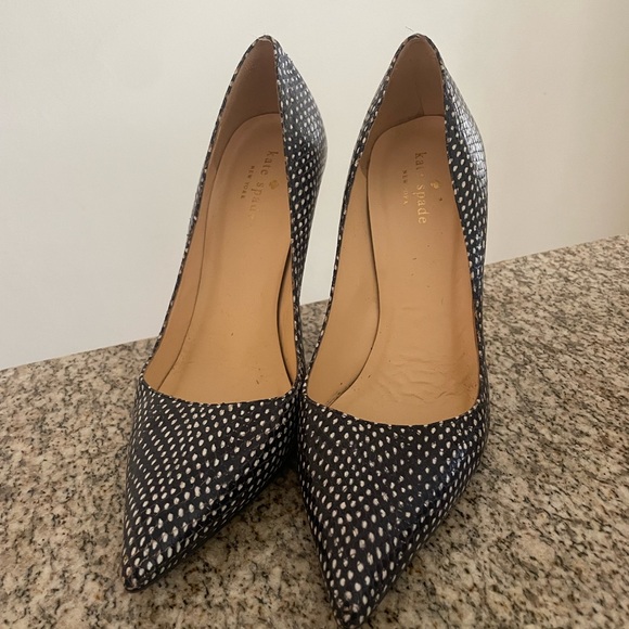 Kate Spade - Black and White Reptile Embossed Pointed Toe Pumps Size 8 - Picture 4 of 4